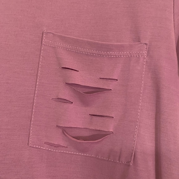 Ripped detailed top - Picture 2 of 2